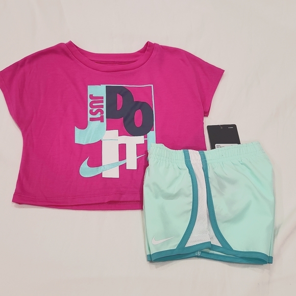 🆕️ Nike Boxy Tee - Picture 10 of 10